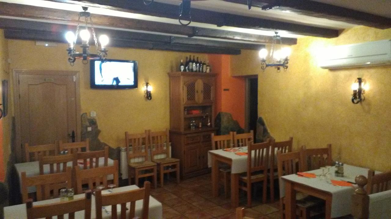 Hostal El Bodegon Ateca Exterior photo